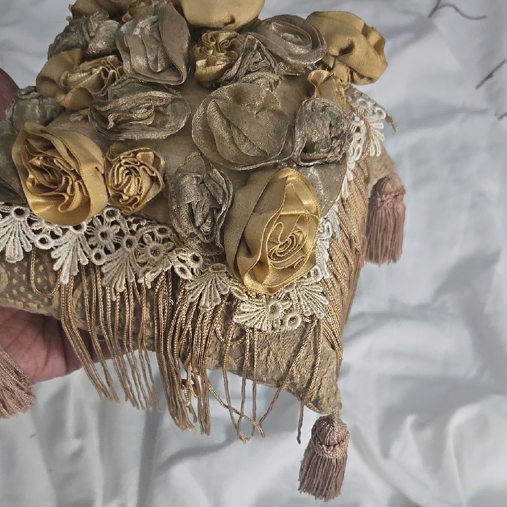 Elegant Gold Floral Women's Bag